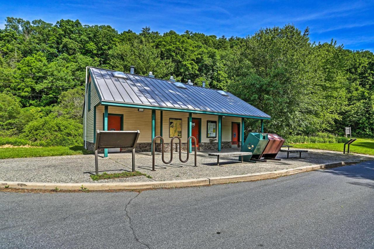 Modern East Stroudsburg Home With Deck And Gas Grill! Exterior foto